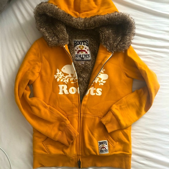 Roots fur jacket - Picture 2 of 2